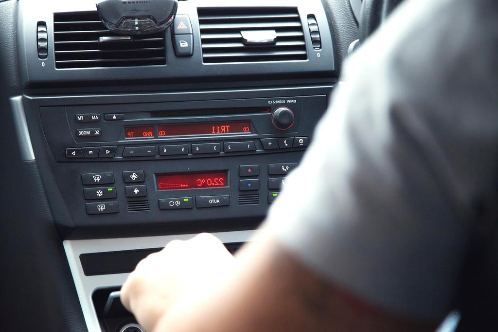 Real-time AI diagnostic dashboard with data visualization